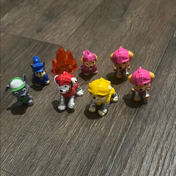 Spin Master Other - Paw Patrol Mini Figure Lot